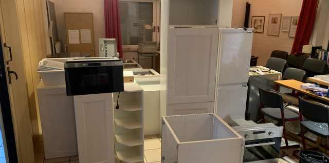 Die neue Vereinsküche ist geliefert. Jetzt folgt der Aufbau.